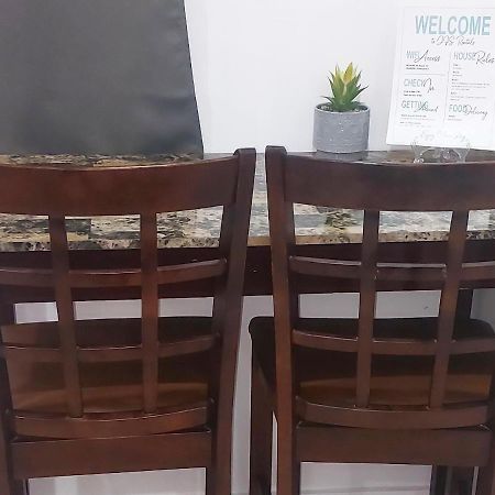 شقة Budget & Basic In Local Neighborhood, 7Min Drive To Downtown Nassau Beach Paradise المظهر الخارجي الصورة